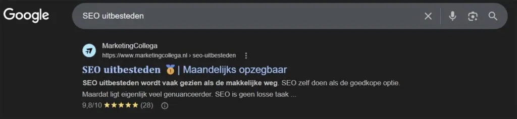 Google-zoekresultaat voor SEO uitbesteden met een snippet van MarketingCollega.